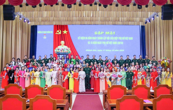 Trường Sĩ quan Thông tin gặp mặt kỷ niệm 95 năm Ngày thành lập Hội Liên hiệp Phụ nữ Việt Nam 