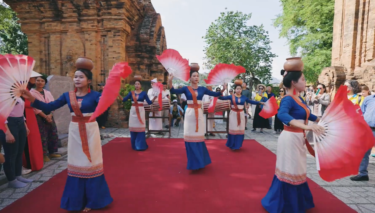 Vũ điệu Chăm Pa cổ của người Chăm