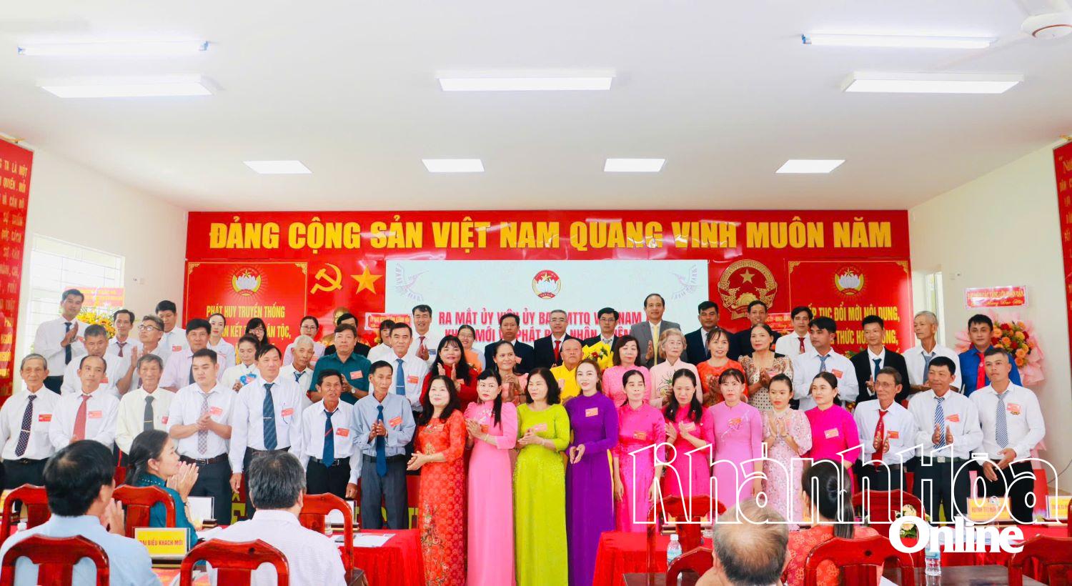 Ủy viên Ủy ban MTTQ Việt Nam xã Hòa Trí nhiệm kỳ mới ra mắt Đại hội