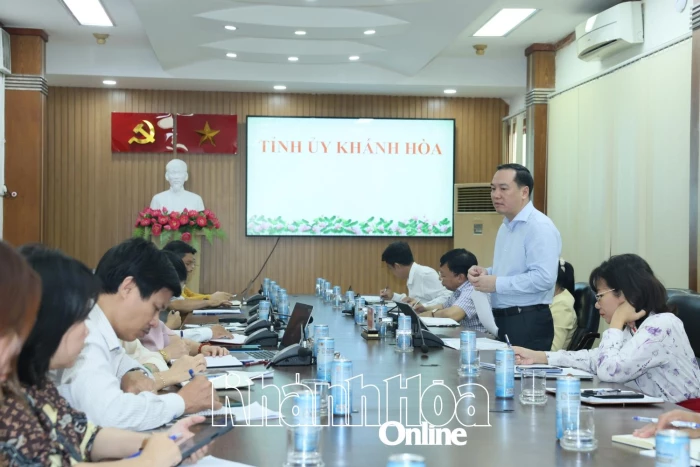 Thường trực Tỉnh ủy Khánh Hòa giao ban công tác tháng 10