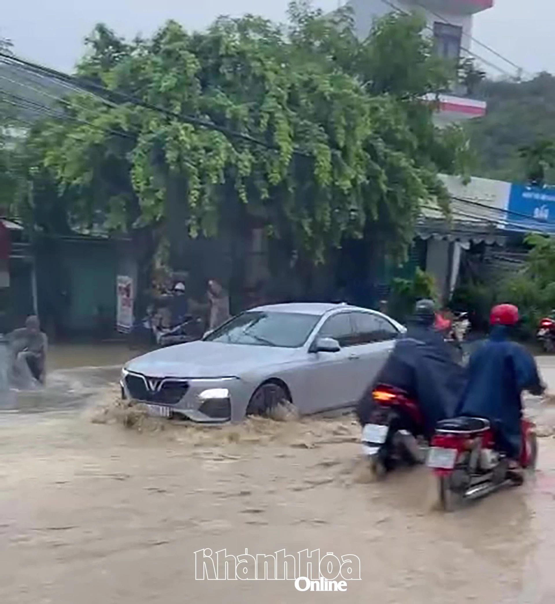 Khu vực Phước Đồng (cũ) thuộc phường Nam Nha Trang đầu giờ sáng 16-10.
