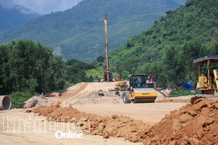 Gỡ “điểm nghẽn” giải phóng mặt bằng cho các dự án giao thông