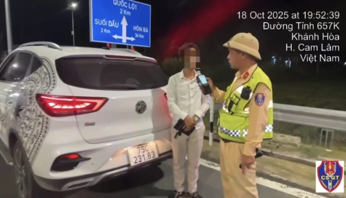 Phát hiện lái xe trên cao tốc nhưng hơi thở có nồng độ cồn