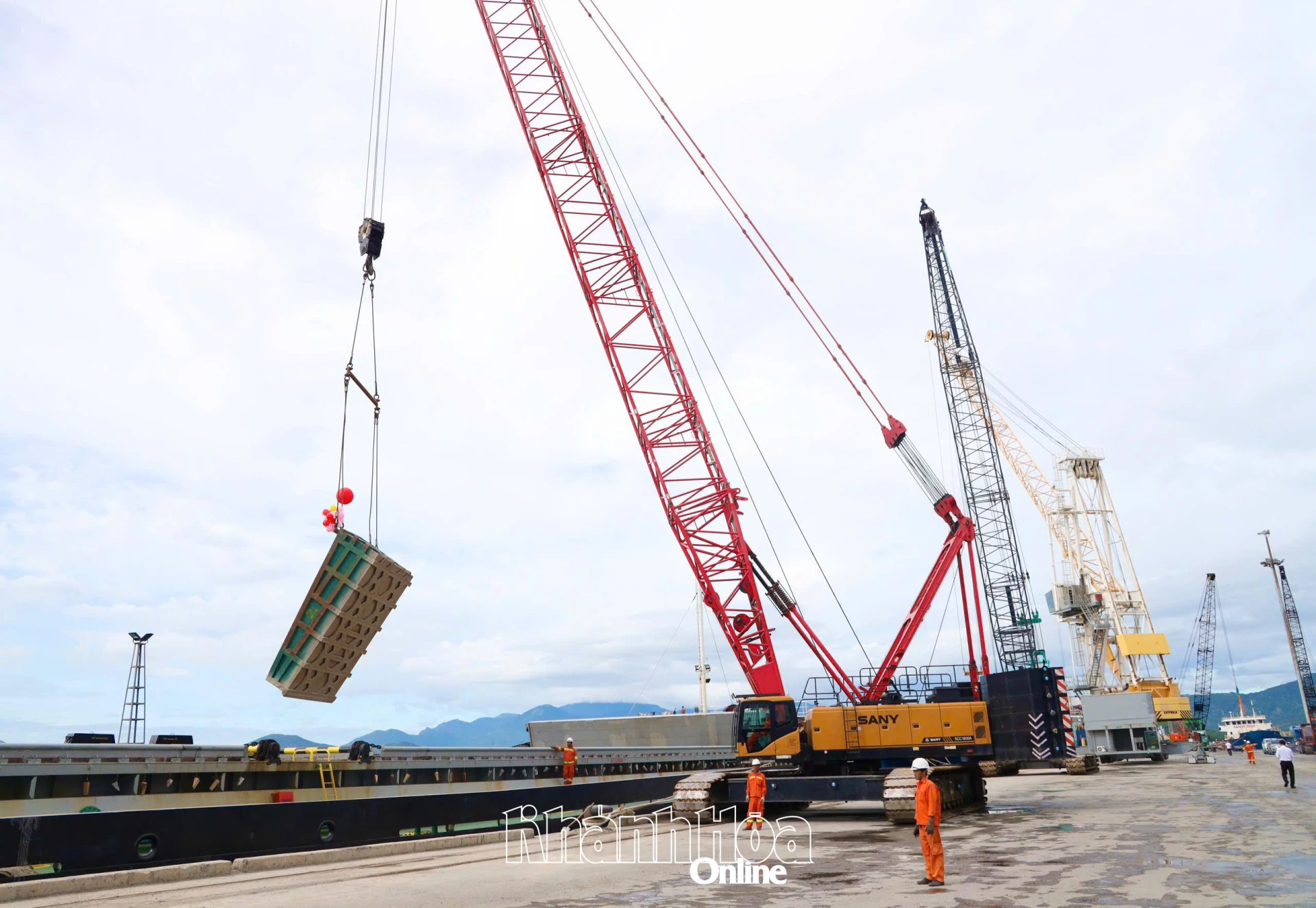 The 3 millionth tonne of cargo passing through Cam Ranh Port 

