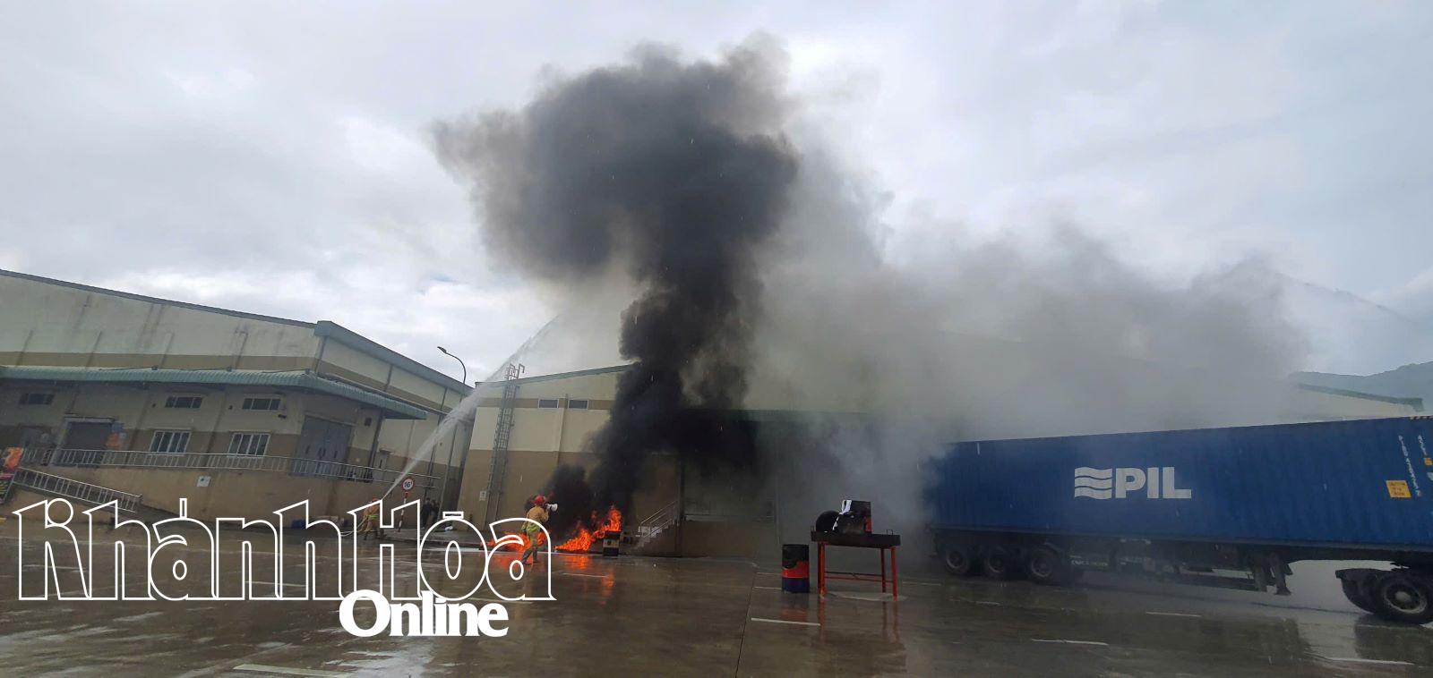 Tình huống cháy nổ diễn ra sát thực tế