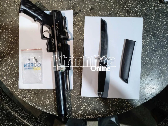 Công an xã Phước Hậu kịp thời truy bắt đối tượng tàng trữ 3 khẩu súng cùng nhiều viên đạn