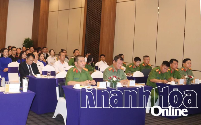 Công an tỉnh Khánh Hòa tuyên truyền pháp luật trong hoạt động kinh doanh có điều kiện về an ninh trật tự liên quan đến người nước ngoài