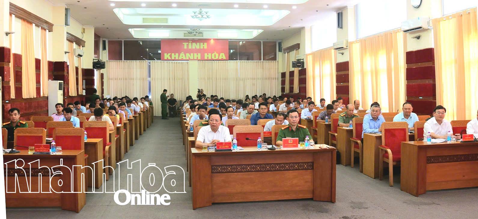 Các đại biểu tham dự hội nghị

