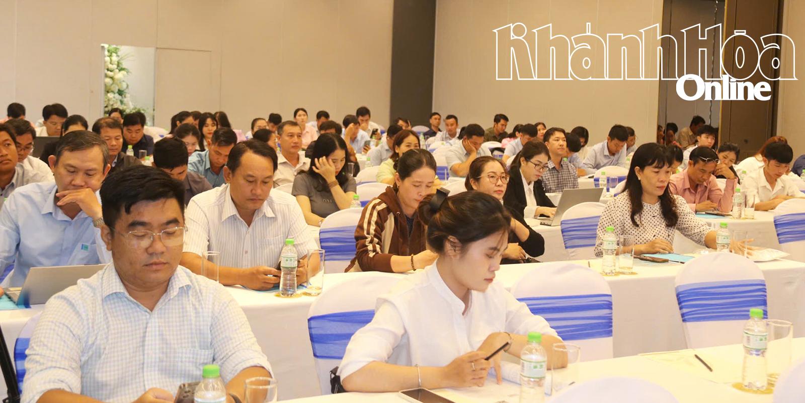 Các đại biểu tham dự buổi tập huấn