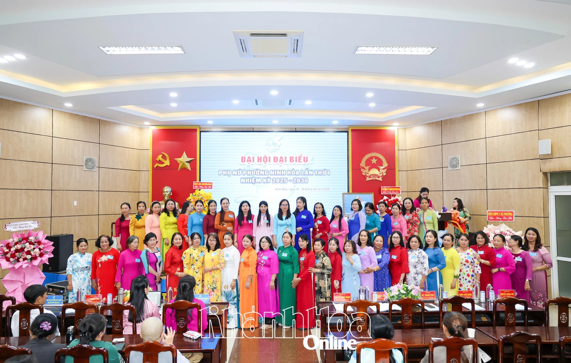 Ban chấp hành Hội Liên hiệp phụ nữ phường Ninh Hòa nhiệm kỳ 2025-2030 ra mắt đại hội.