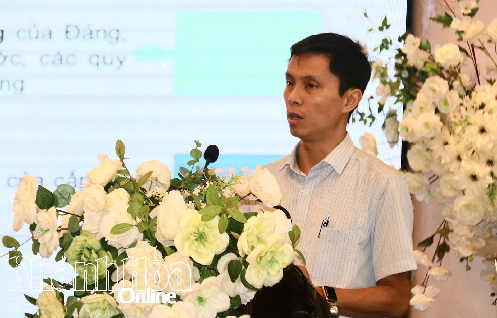 Ông Ngô Thanh Hiển phát biểu tại buổi tập huấn