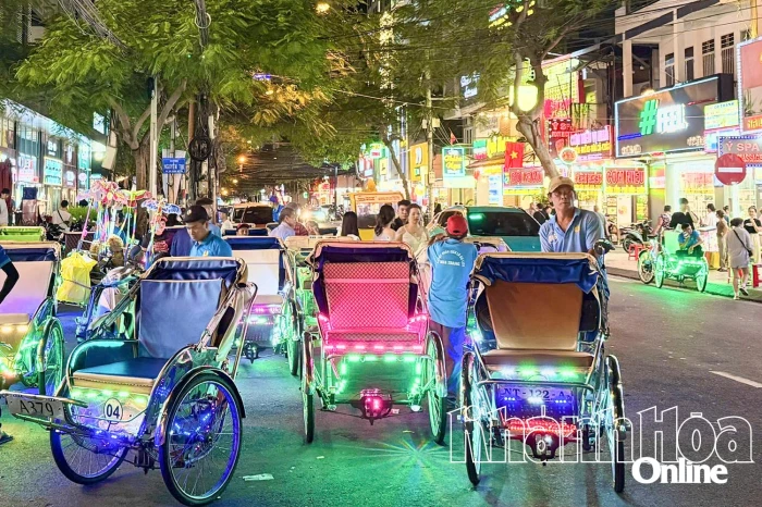 Kiên quyết xử lý xích lô điện 