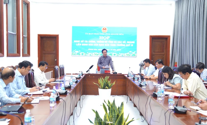 Chủ tịch UBND tỉnh yêu cầu tiếp tục cải tiến lề lối làm việc, nâng cao chất lượng, hiệu quả tham mưu xử lý công việc