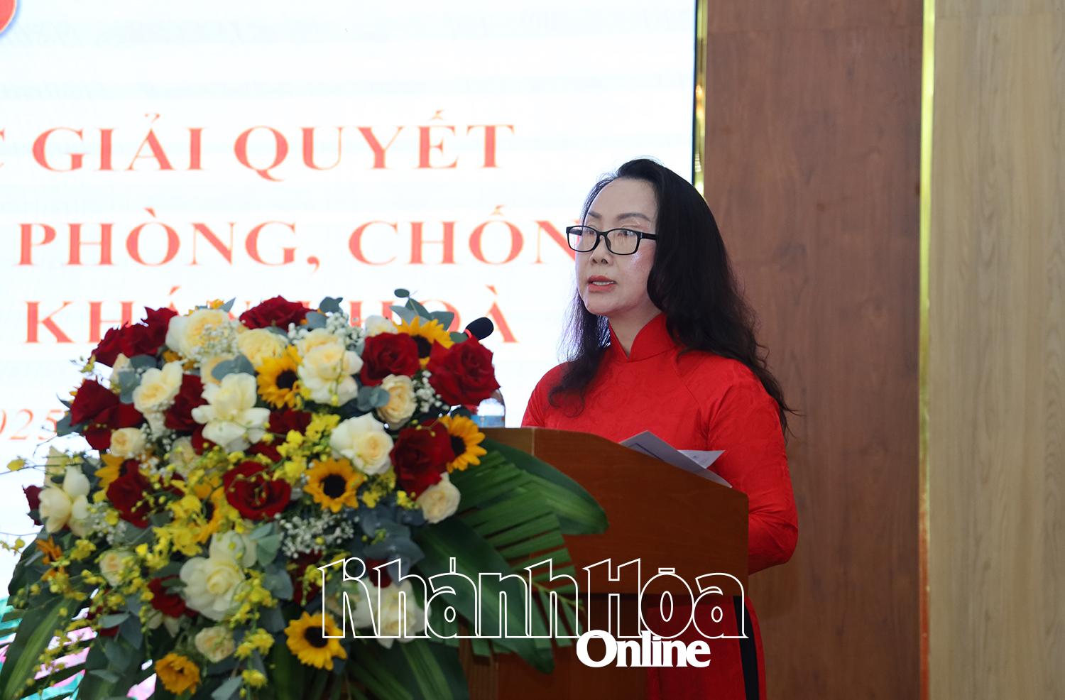 Đại diện Vụ Địa phương II, Ban Nội chính Trung ương phát biểu tại hội thảo.