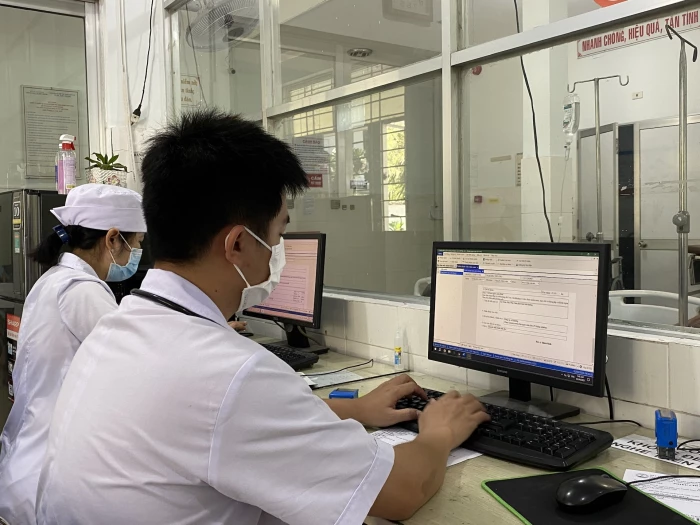 Các bệnh viện phải thực hiện kê đơn thuốc điện tử từ ngày 1-10