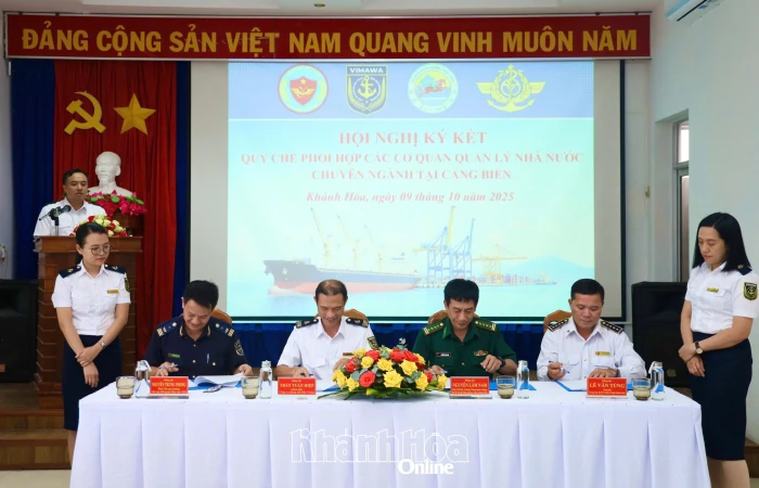 Ký kết quy chế phối hợp quản lý nhà nước chuyên ngành hàng hải tại cảng biển Khánh Hòa