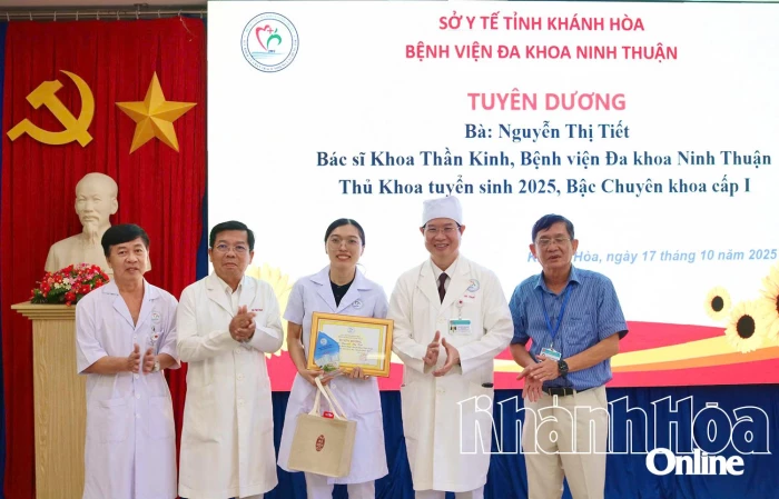 Bệnh viện Đa khoa Ninh Thuận tuyên dương Thủ khoa tuyển sinh năm 2025