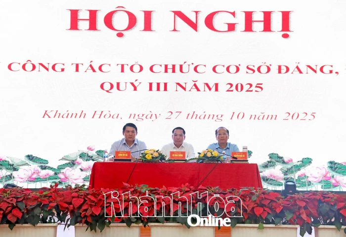 Tập trung xây dựng tổ chức cơ sở Đảng trong sạch vững mạnh, đảm bảo sự lãnh đạo của Đảng ở cơ sở