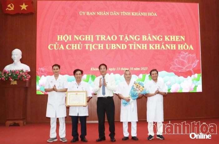 Bệnh viện Đa khoa Khánh Hòa nhận bằng khen của Chủ tịch UBND tỉnh vì đã cứu sống bệnh nhân vỡ tim