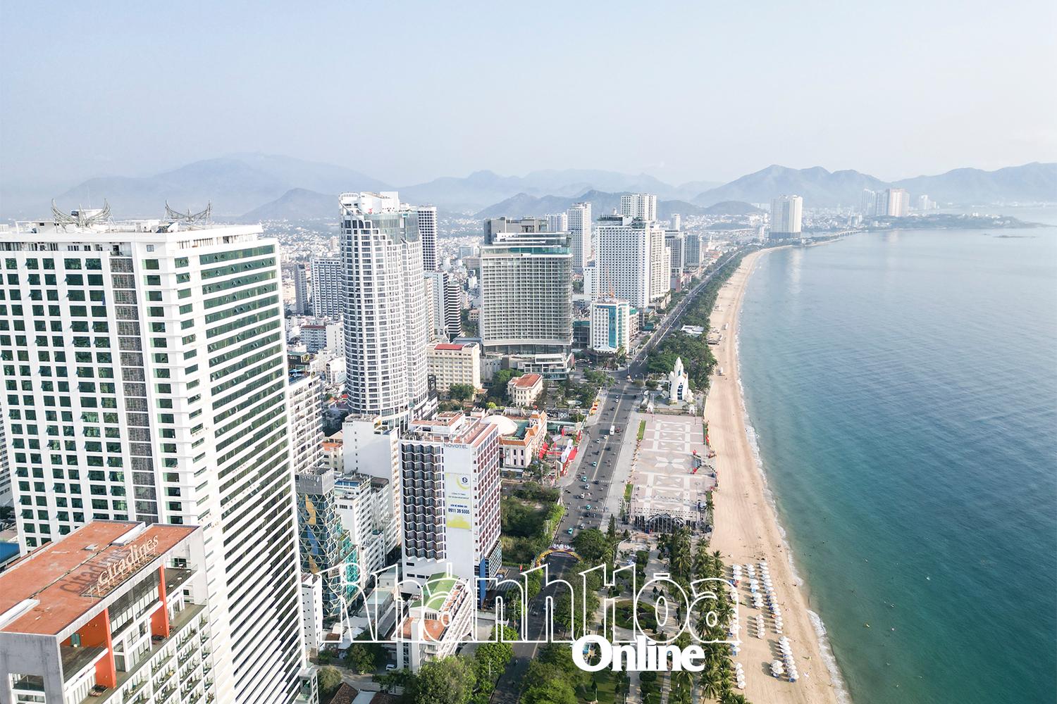 Dọc bờ biển phía đông đường Trần Phú - Phạm Văn Đồng sẽ được chỉnh trang, cải tạo.