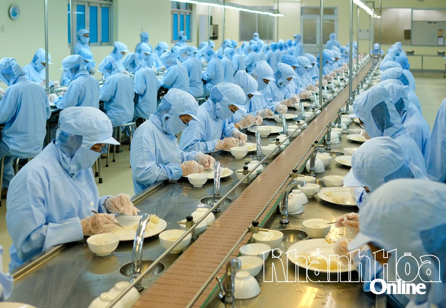 Hoạt động sản xuất tại Công ty Yến sào Khánh Hòa.