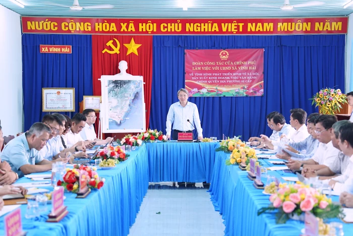 Bộ trưởng Bộ Tư pháp Nguyễn Hải Ninh làm việc với xã Vĩnh Hải