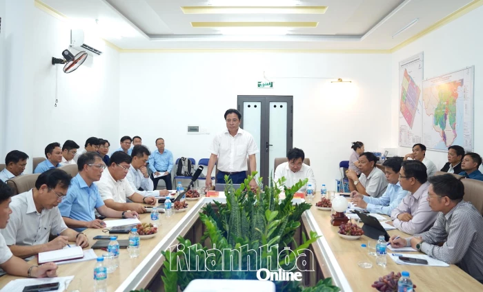 Chủ tịch UBND tỉnh Khánh Hòa Nguyễn Khắc Toàn kiểm tra các dự án trọng điểm và khu công nghiệp ở phía nam tỉnh