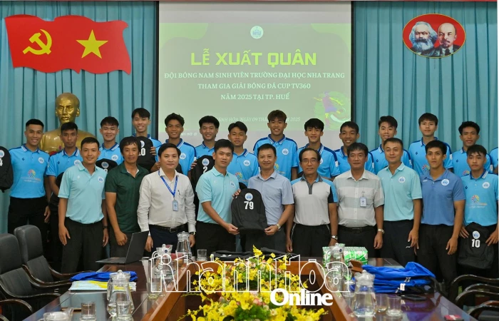 Lễ xuất quân Đội bóng nam sinh viên Trường Đại học Nha Trang tham gia Cúp TV360