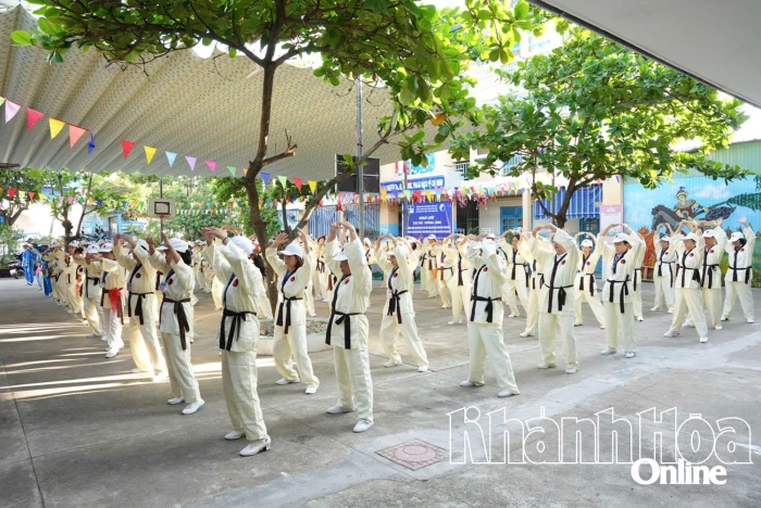 Câu lạc bộ UNESCO dưỡng sinh người cao tuổi tỉnh Khánh Hòa giao lưu thể dục dưỡng sinh