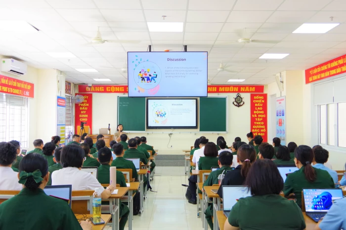 Bồi dưỡng nghiệp vụ chấm thi cho giảng viên, giáo viên ngoại ngữ các học viện, trường quân đội