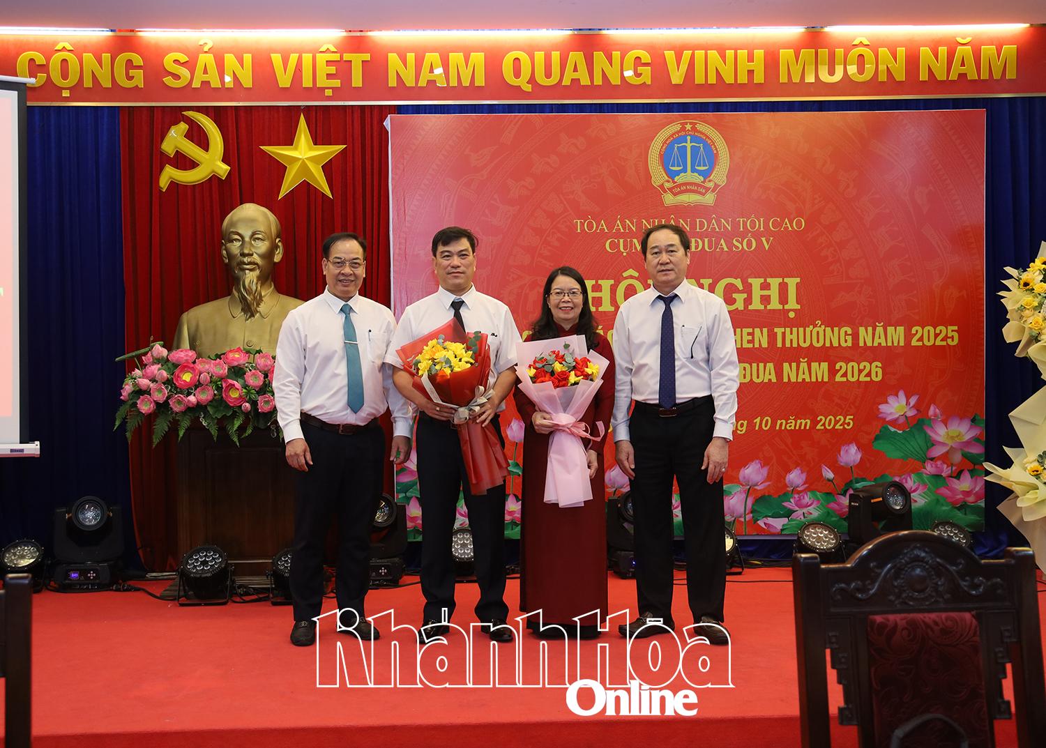 Cụm trưởng, Cụm phó Cụm thi đua số V năm 2026 ra mắt hội nghị. 