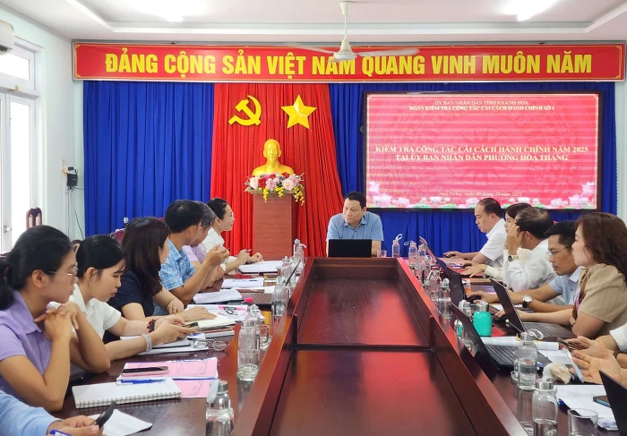 Kiểm tra công tác cải cách hành chính tại 2 phường