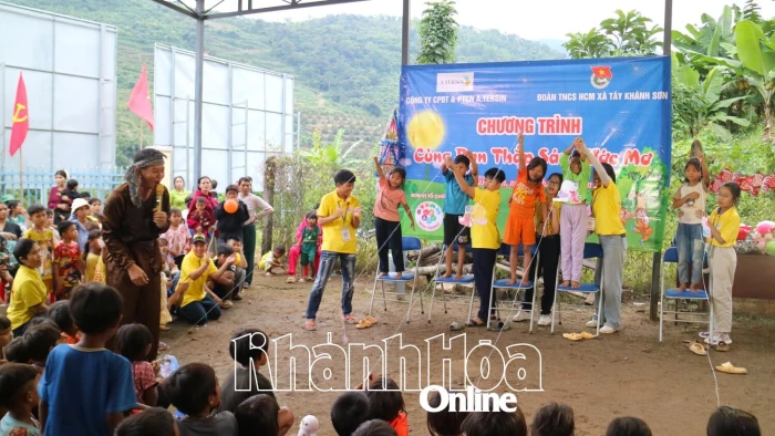 Rộn ràng Tết Trung thu ở xã Tây Khánh Sơn