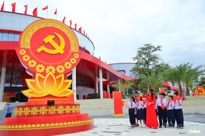 Kỷ niệm 95 năm Ngày truyền thống ngành Tổ chức xây dựng Đảng (14-10-1930-14-10-2025): Ngành Tổ chức xây dựng Đảng: 95 năm xây dựng và phát triển