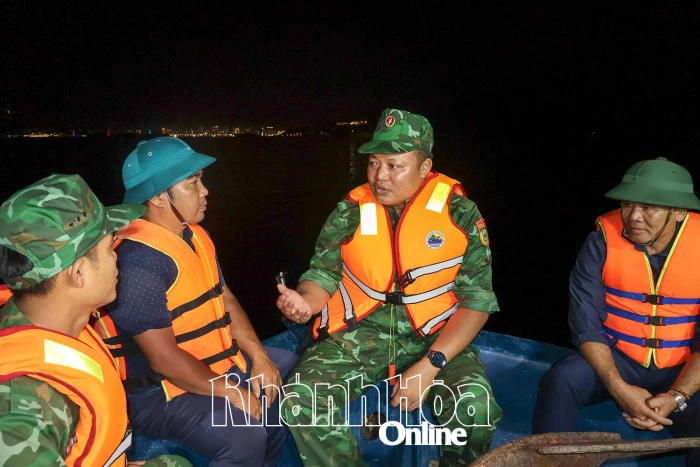 Tăng cường xử lý khai thác thủy sản bất hợp pháp trong vịnh Nha Trang