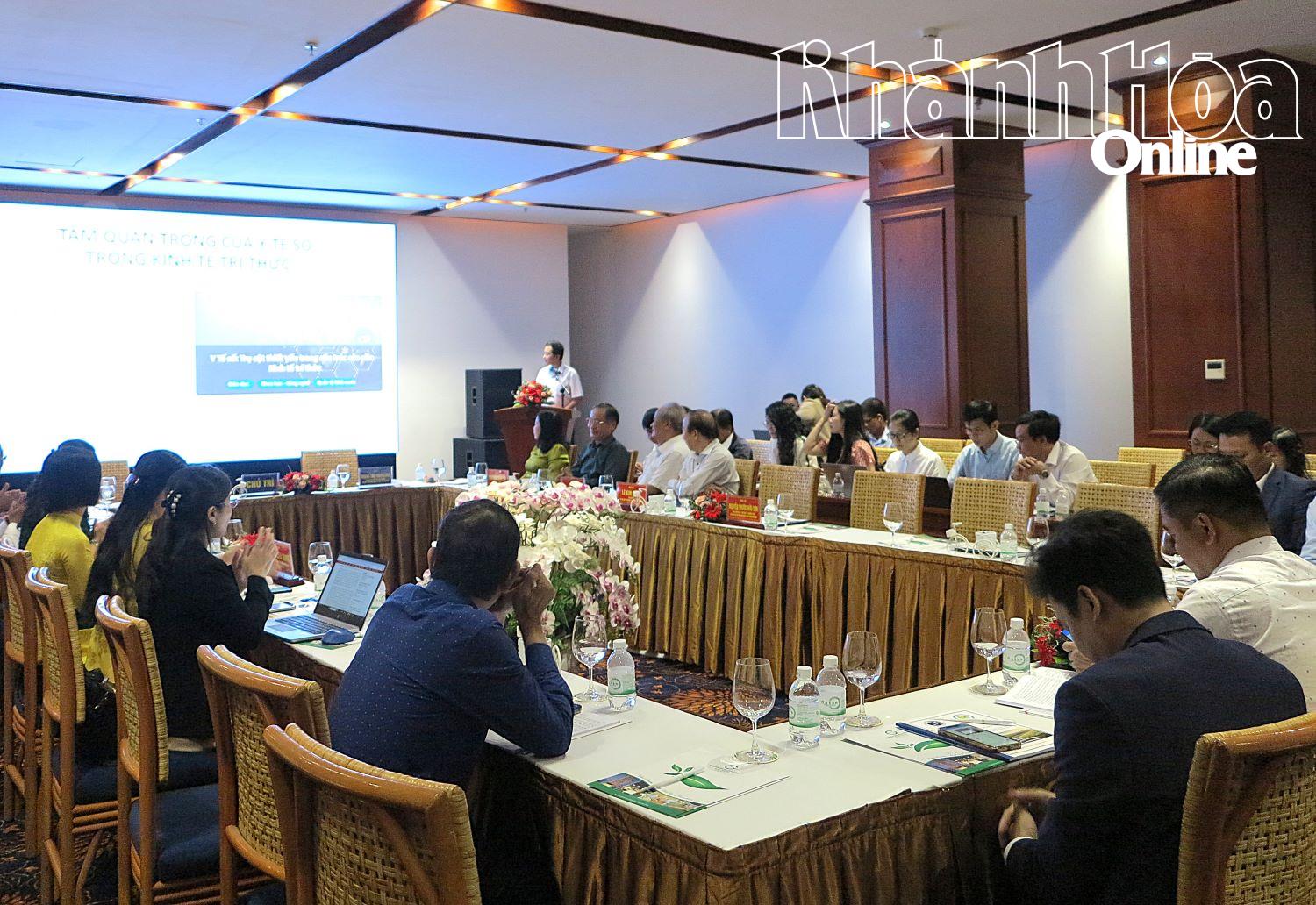 Quang cảnh diễn đàn. 