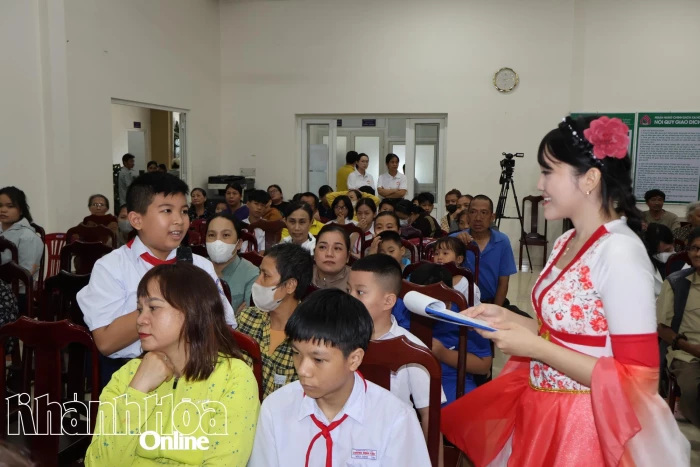 Phường Tây Nha Trang tổ chức chương trình "Vui Tết Trung thu - Thắp sáng ước mơ trẻ thơ"