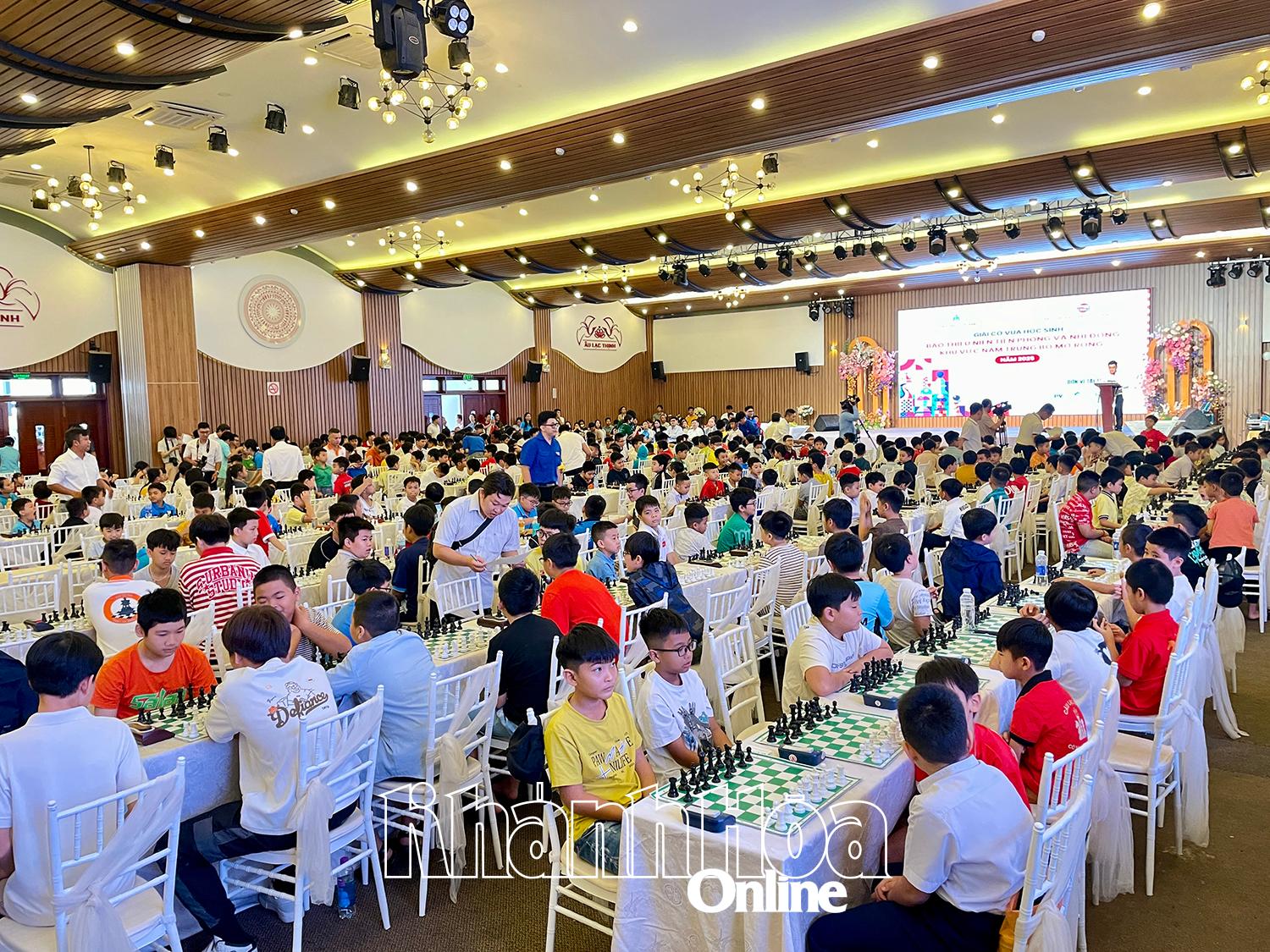 Quang cảnh buổi lễ khai mạc giải đấu.