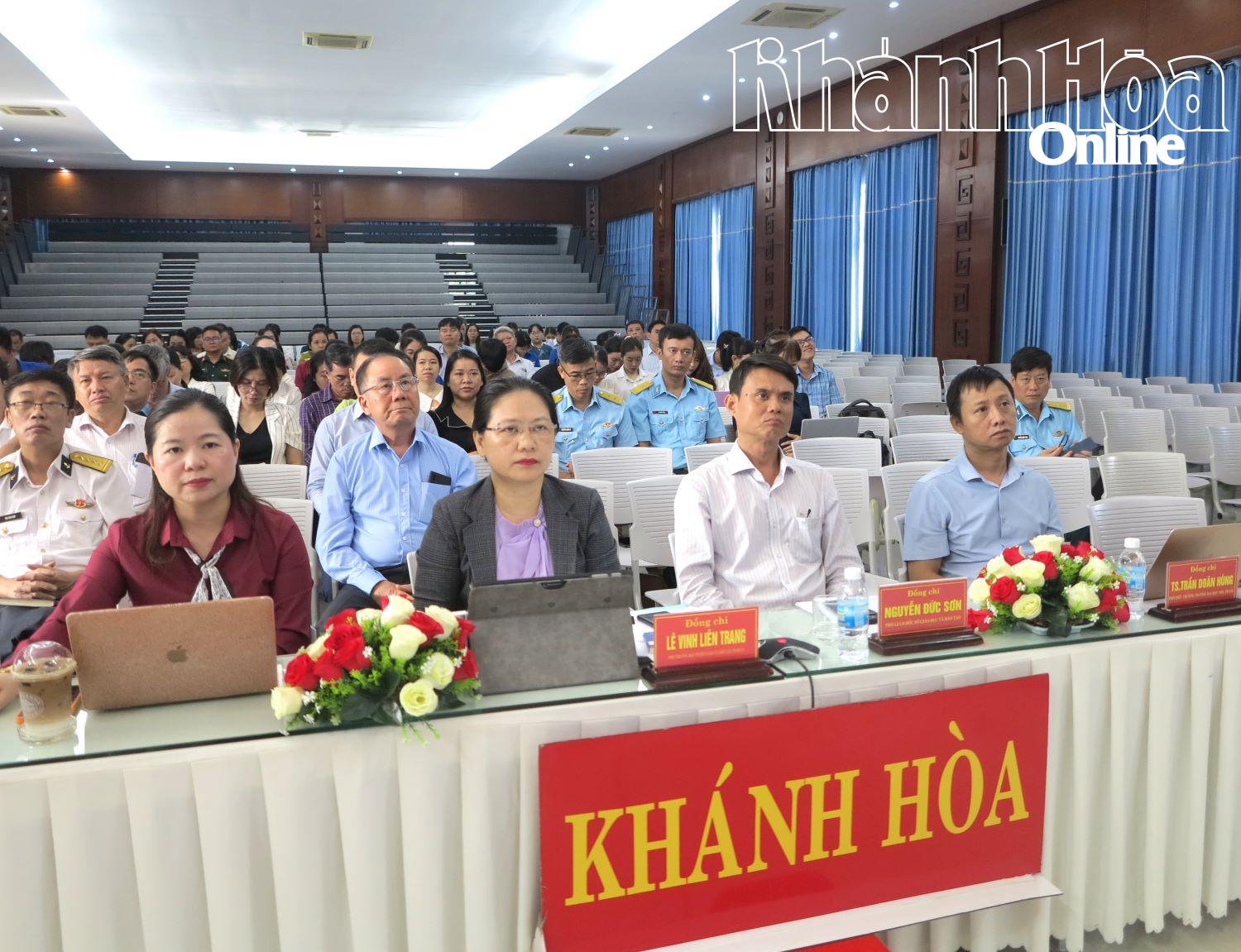 Các đại biểu dự tại điểm cầu Khánh Hòa. 