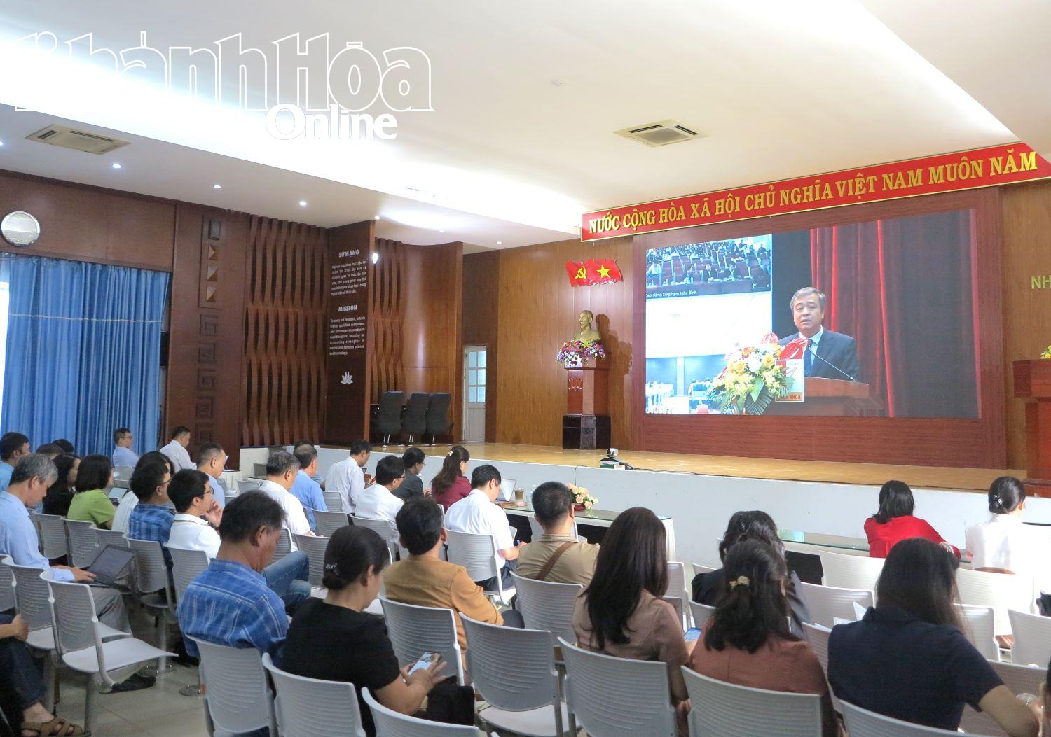 Quang cảnh điểm cầu Khánh Hòa. 