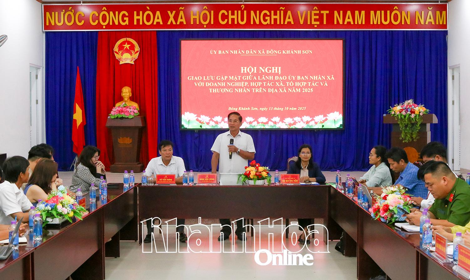 Lãnh đạo xã Đông Khánh Sơn đối thoại với các doanh nghiệp, hợp tác xã, tổ hợp tác, nhà vườn sản xuất giỏi trên địa bàn xã