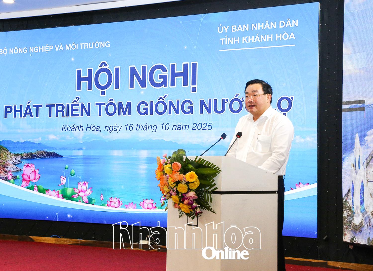 Phó Chủ tịch UBND tỉnh Trịnh Minh Hoàng phát biểu tại hội nghị