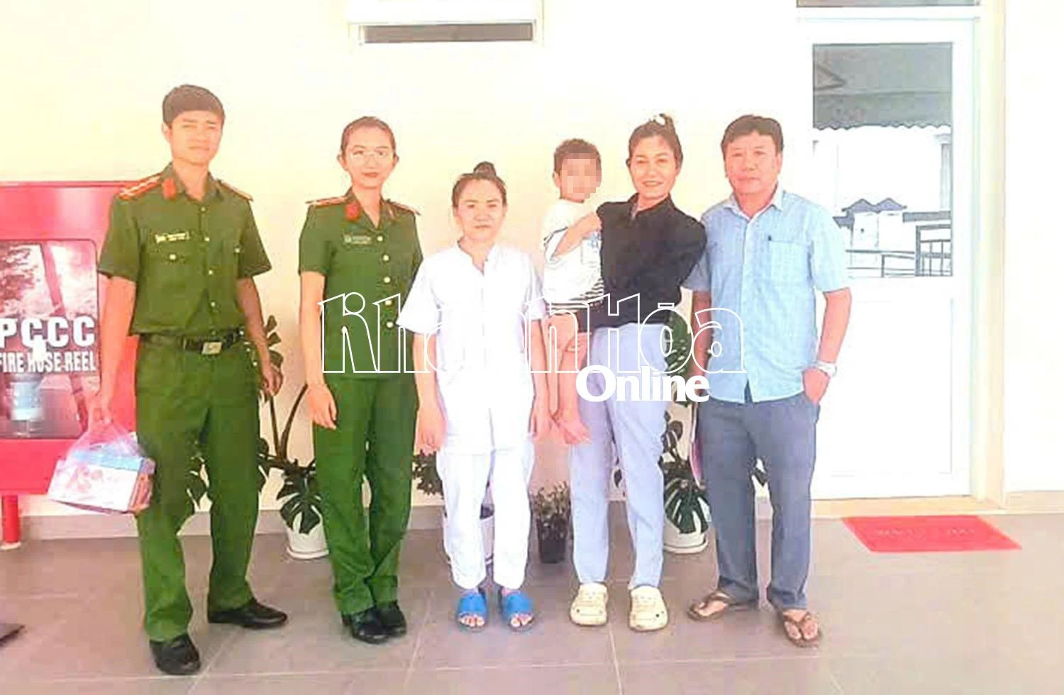 Bé trai bị bỏ rơi được đưa đến Trung tâm Bảo trợ xã hội và Công tác xã hội Khánh Hòa.