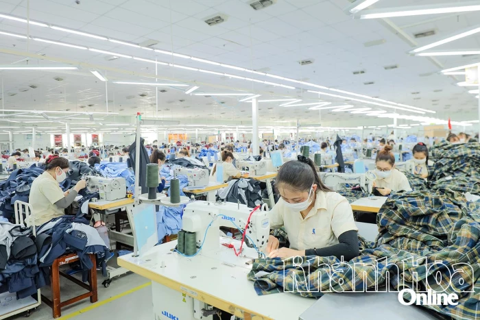 10 tháng, kim ngạch xuất khẩu hàng hóa tăng 12,42%