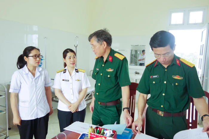 Bộ Quốc phòng kiểm tra tại Lữ đoàn 954