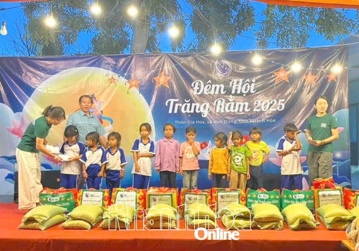 Xã Anh Dũng tổ chức Đêm hội trăng rằm 2025