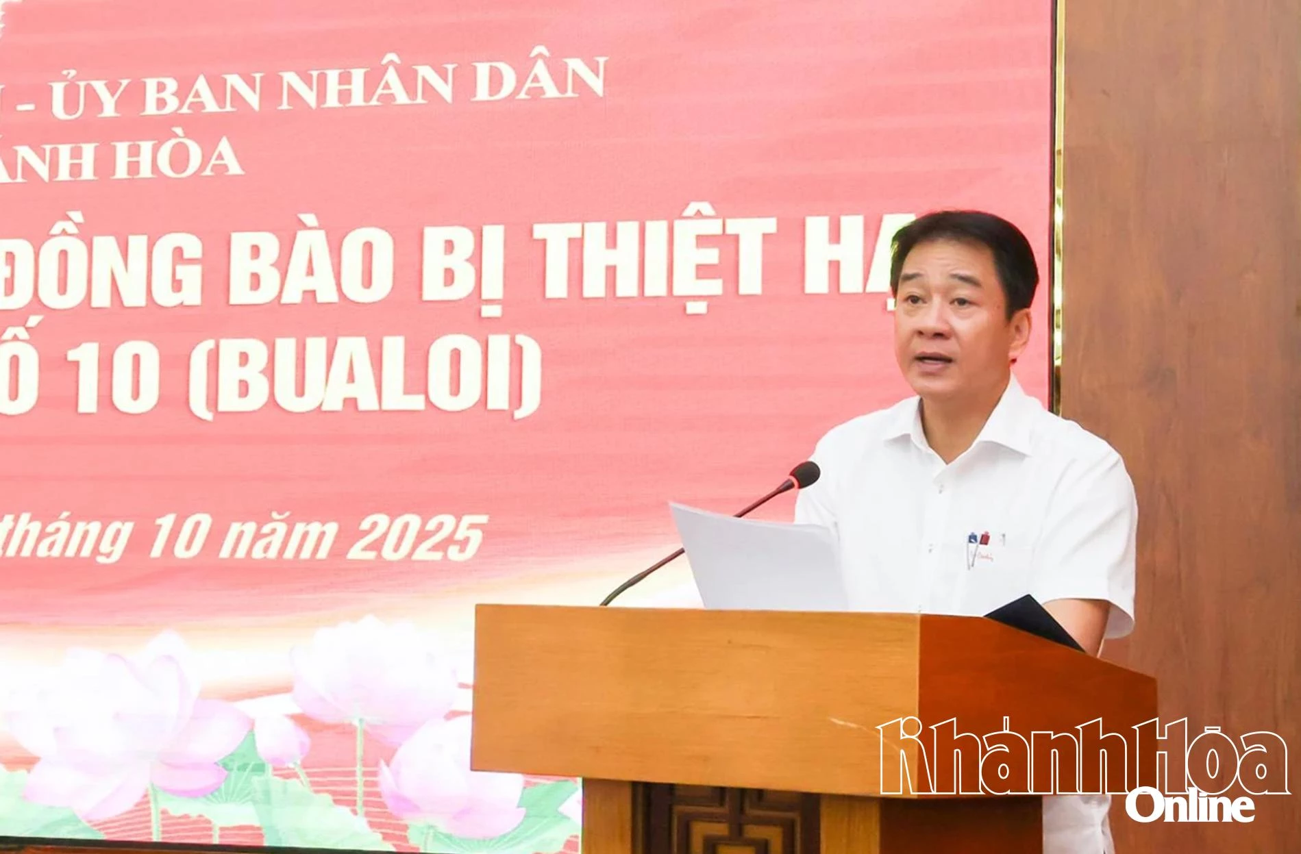 Phó Chủ tịch Thường trực UBND tỉnh Nguyễn Long Biên kêu gọi chung tay ủng hộ đồng bào bị thiệt hại do bão.
