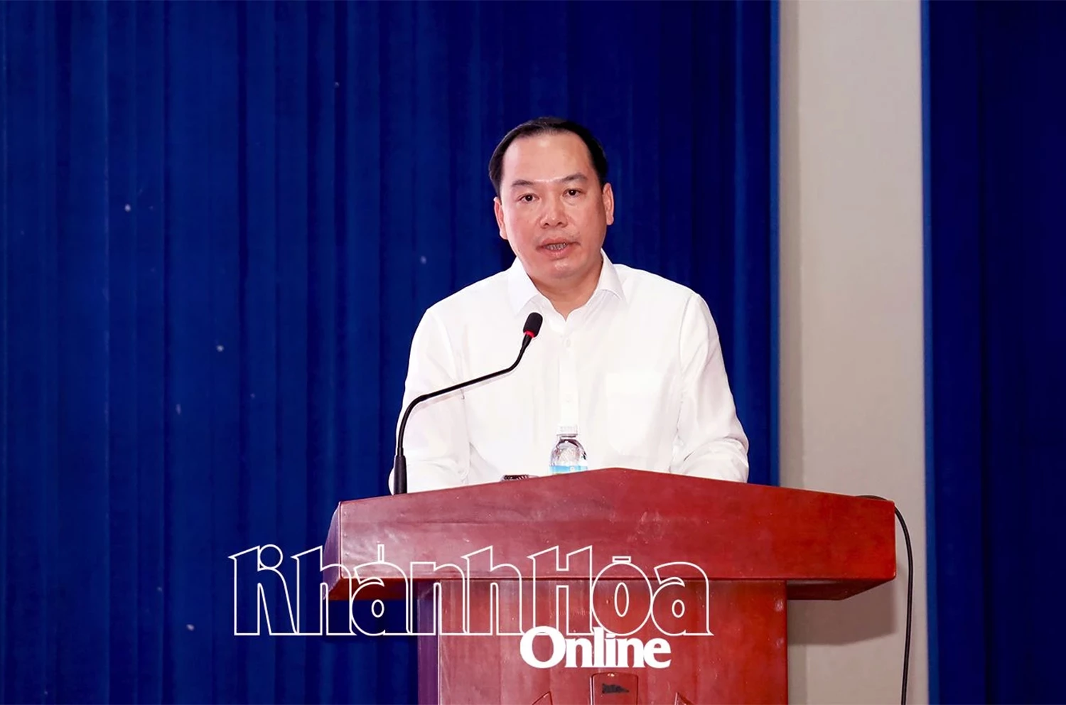 Phó Bí thư Thường trực Tỉnh ủy Hồ Xuân Trường phát biểu kết luận hội nghị.
