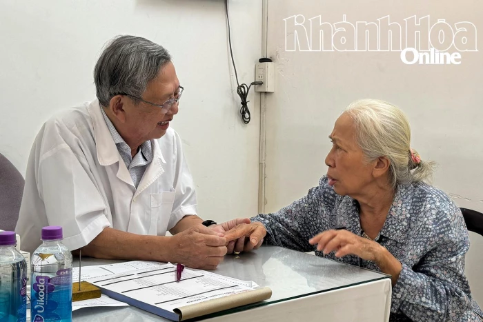 TIẾN TỚI ĐẠI HỘI THI ĐUA YÊU NƯỚC TỈNH KHÁNH HÒA LẦN THỨ I, GIAI ĐOẠN 2025 - 2030: Ánh sáng thiện nguyện giữa phố biển