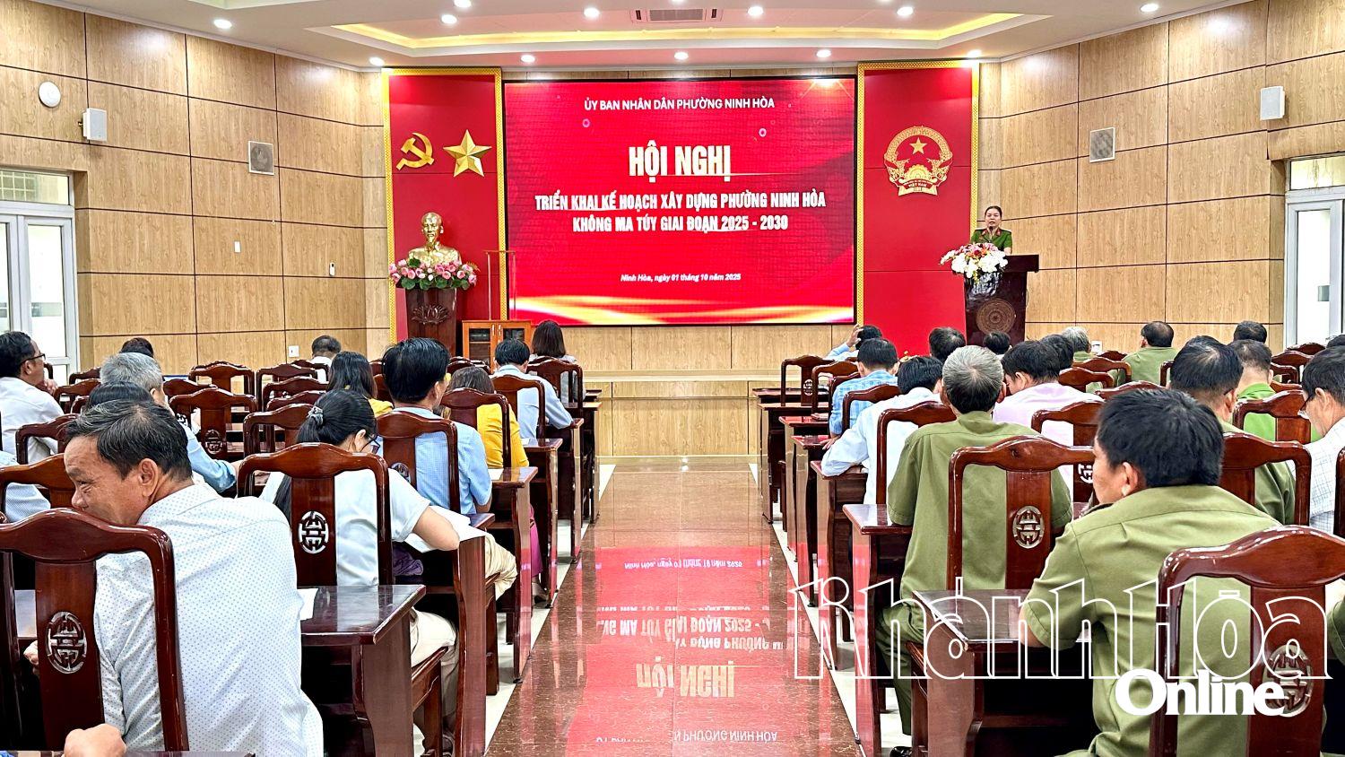 Quang cảnh hội nghị.